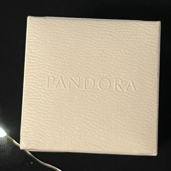 Pandora Sparkling Leaves Ring - 925 Silver - Size 8.5 - Includes Original Box - Picture 13 of 13